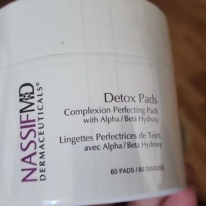 Nassif MD Detox Complexion Perfecting Pads 60 Pads